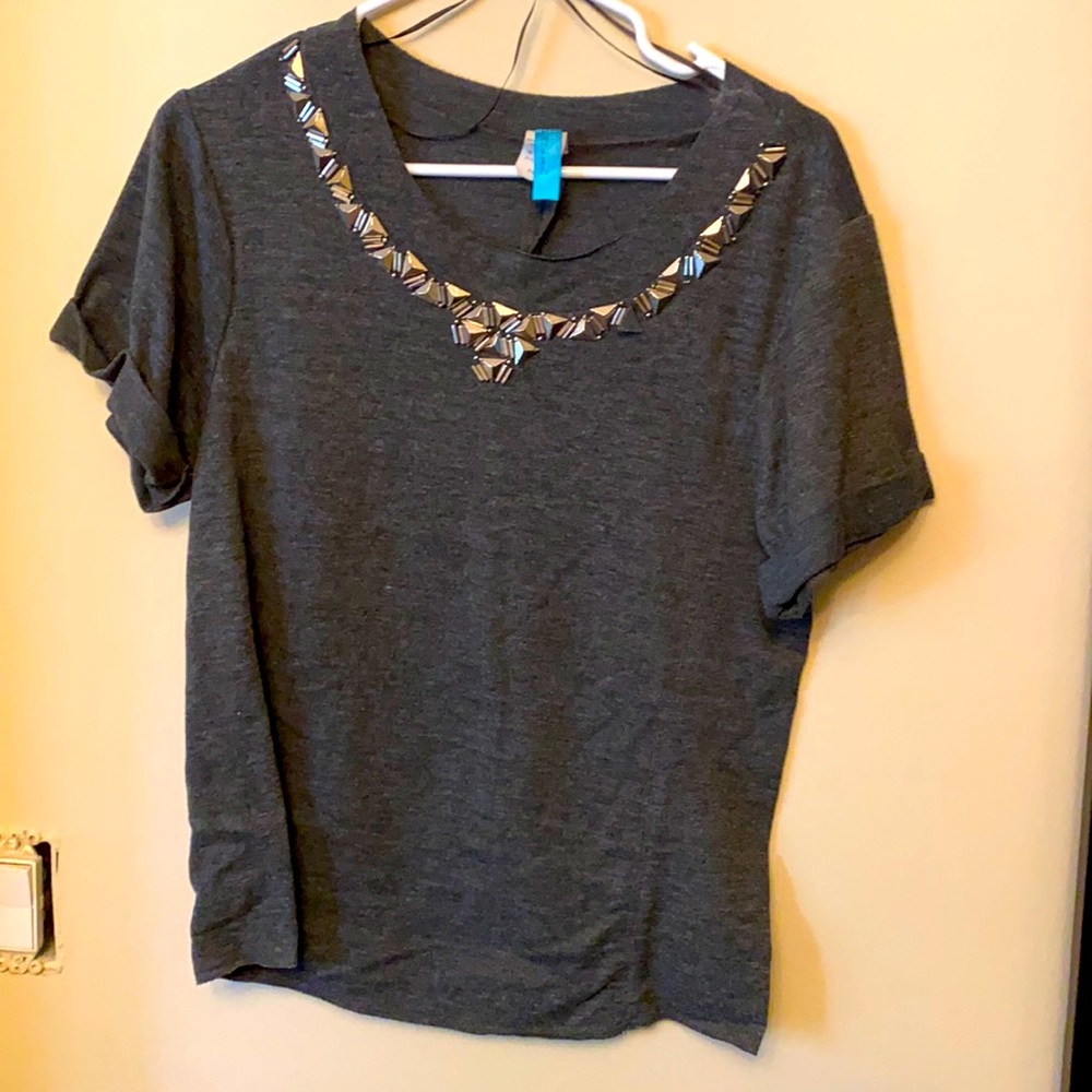 Gray box tee